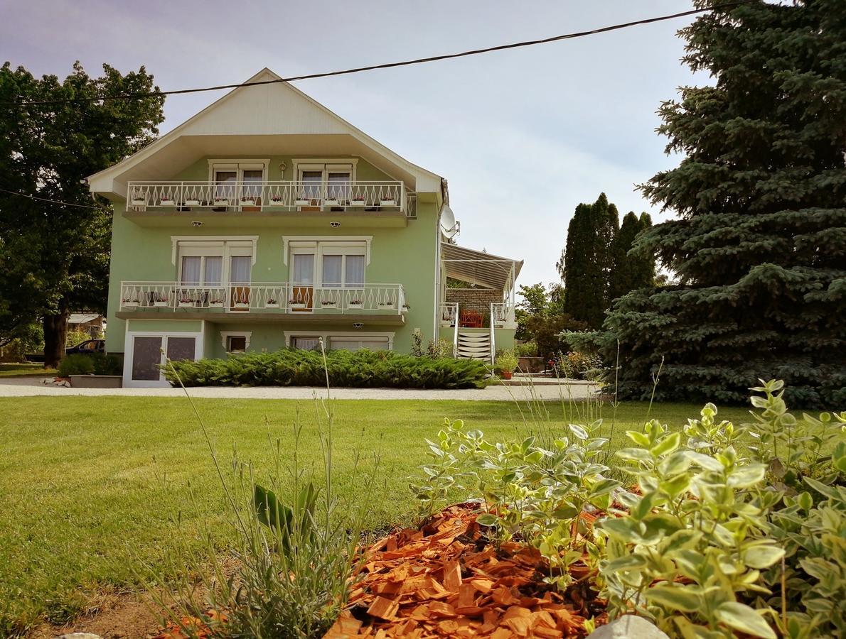 Elisoria Apartments Cserszegtomaj Exteriör bild